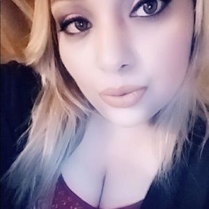 Meet your Posher, Pebbles